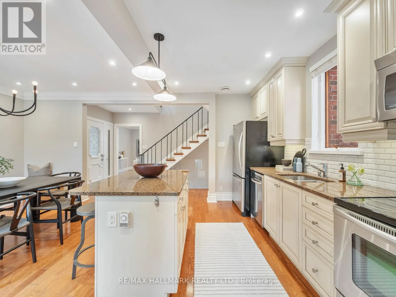839 CARLAW AVENUE