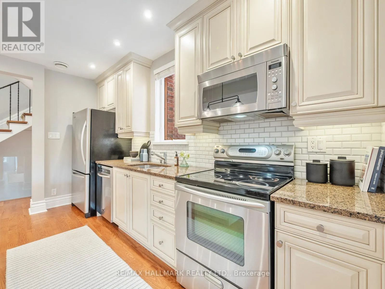 839 CARLAW AVENUE