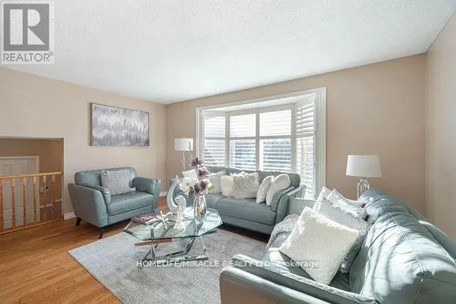 483 LABRADOR DRIVE