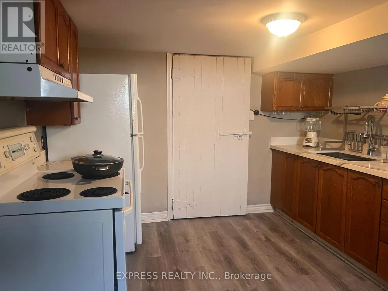 BSMT - 80 TAUNTON ROAD W