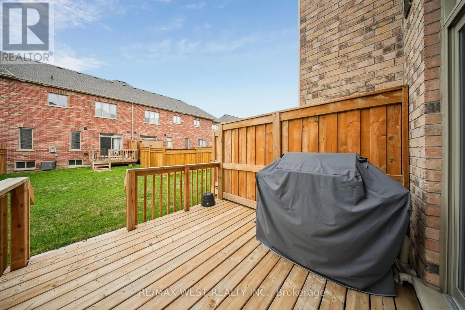 4 HICKLING LANE