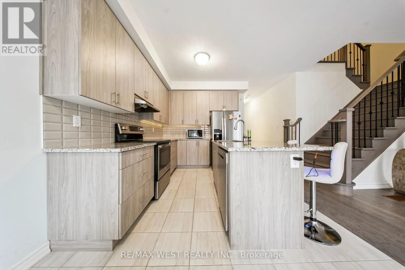 4 HICKLING LANE