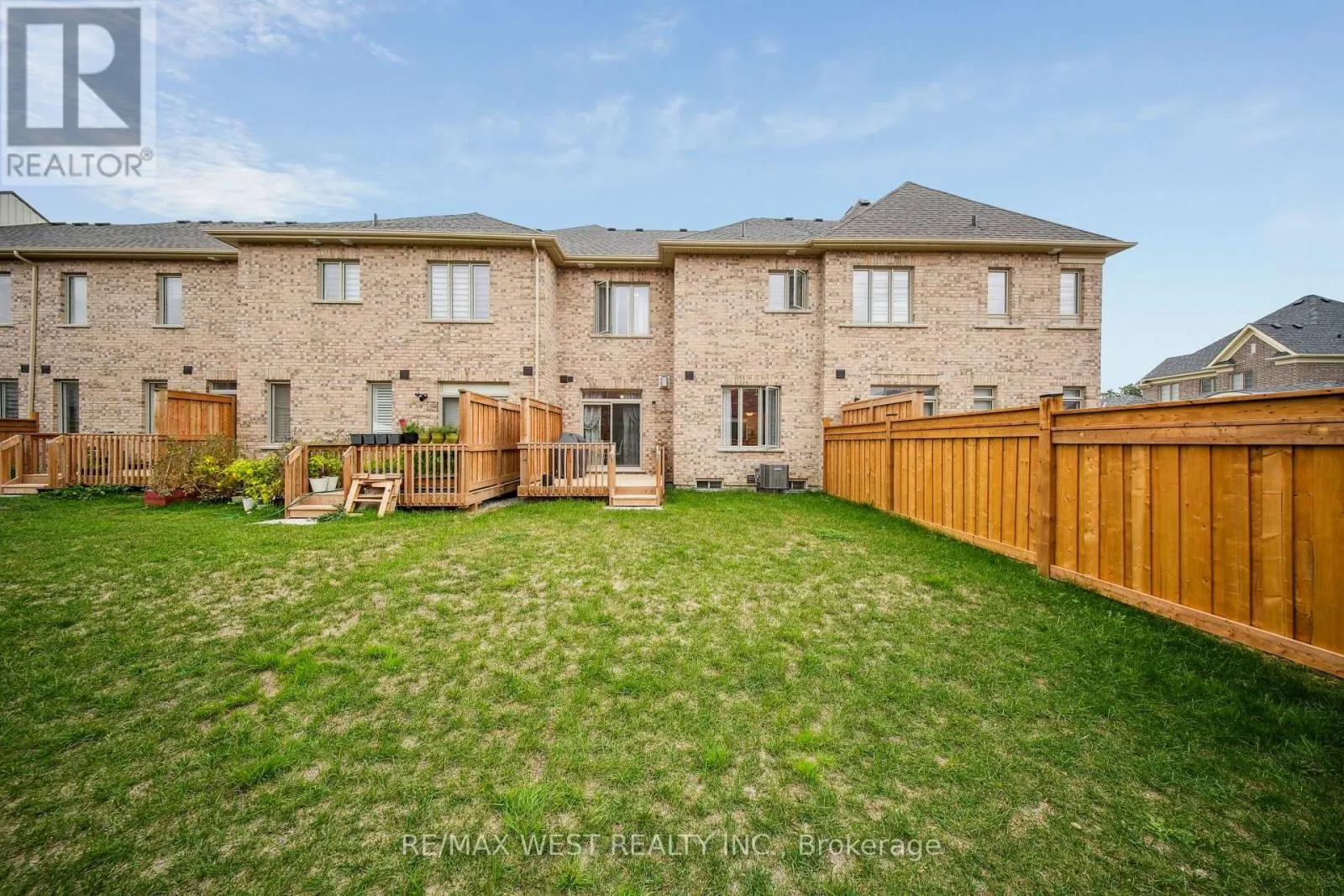 4 HICKLING LANE