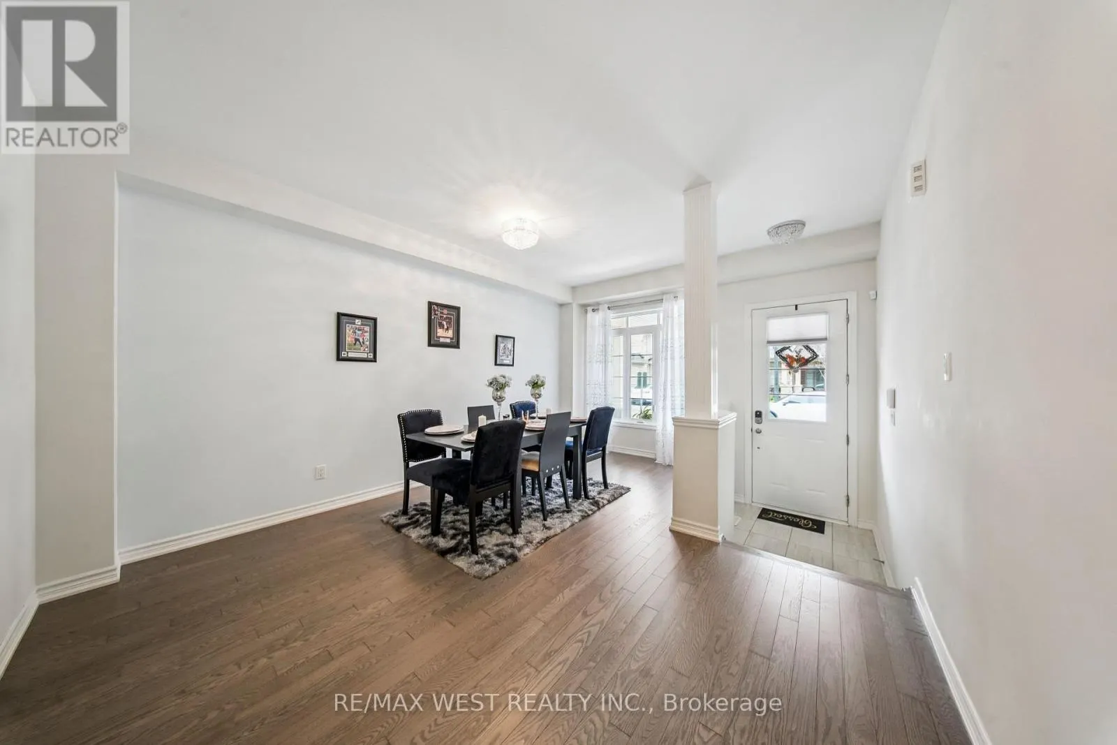 4 HICKLING LANE