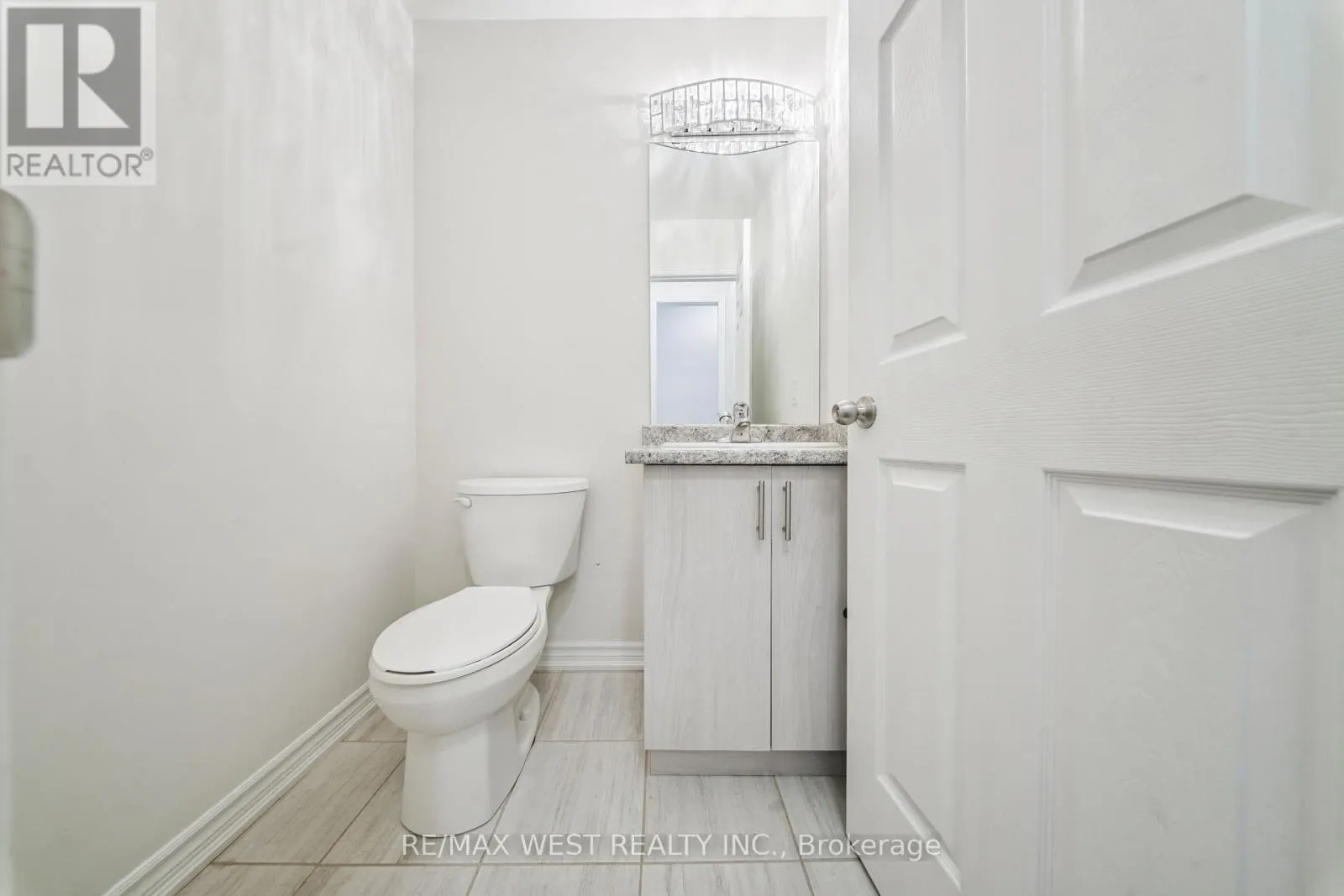 4 HICKLING LANE