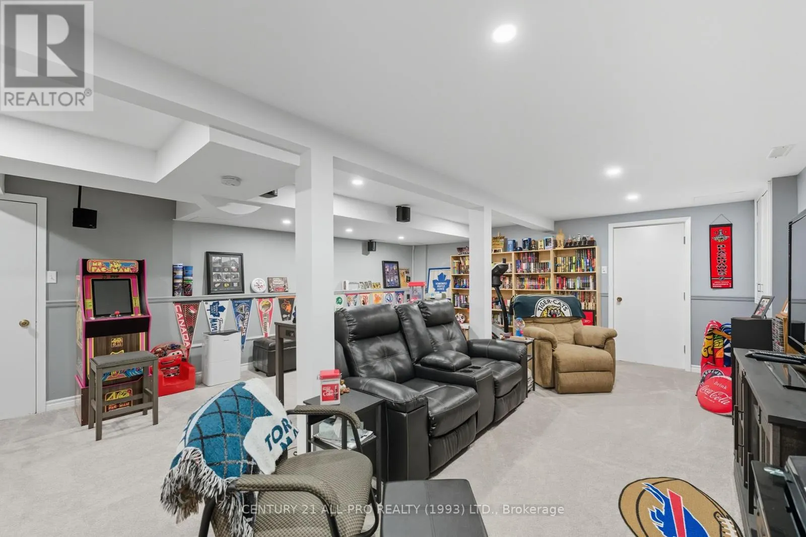 895 EXETER STREET