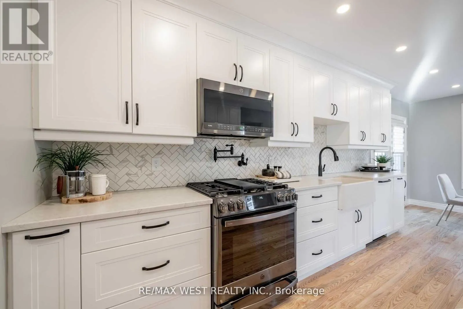MAIN FL - 23 BRUNTSFIELD STREET