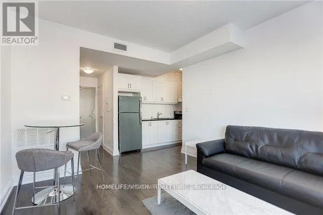 302 - 683 DANFORTH AVENUE