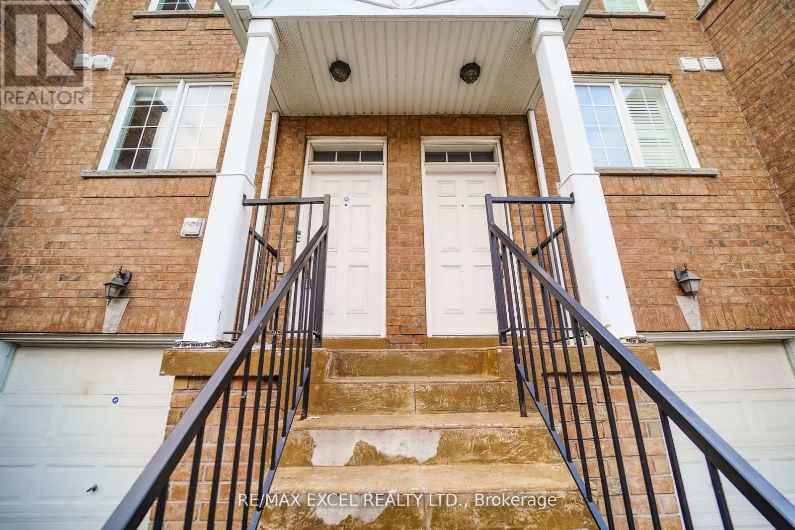4 - 2784 EGLINTON AVENUE E