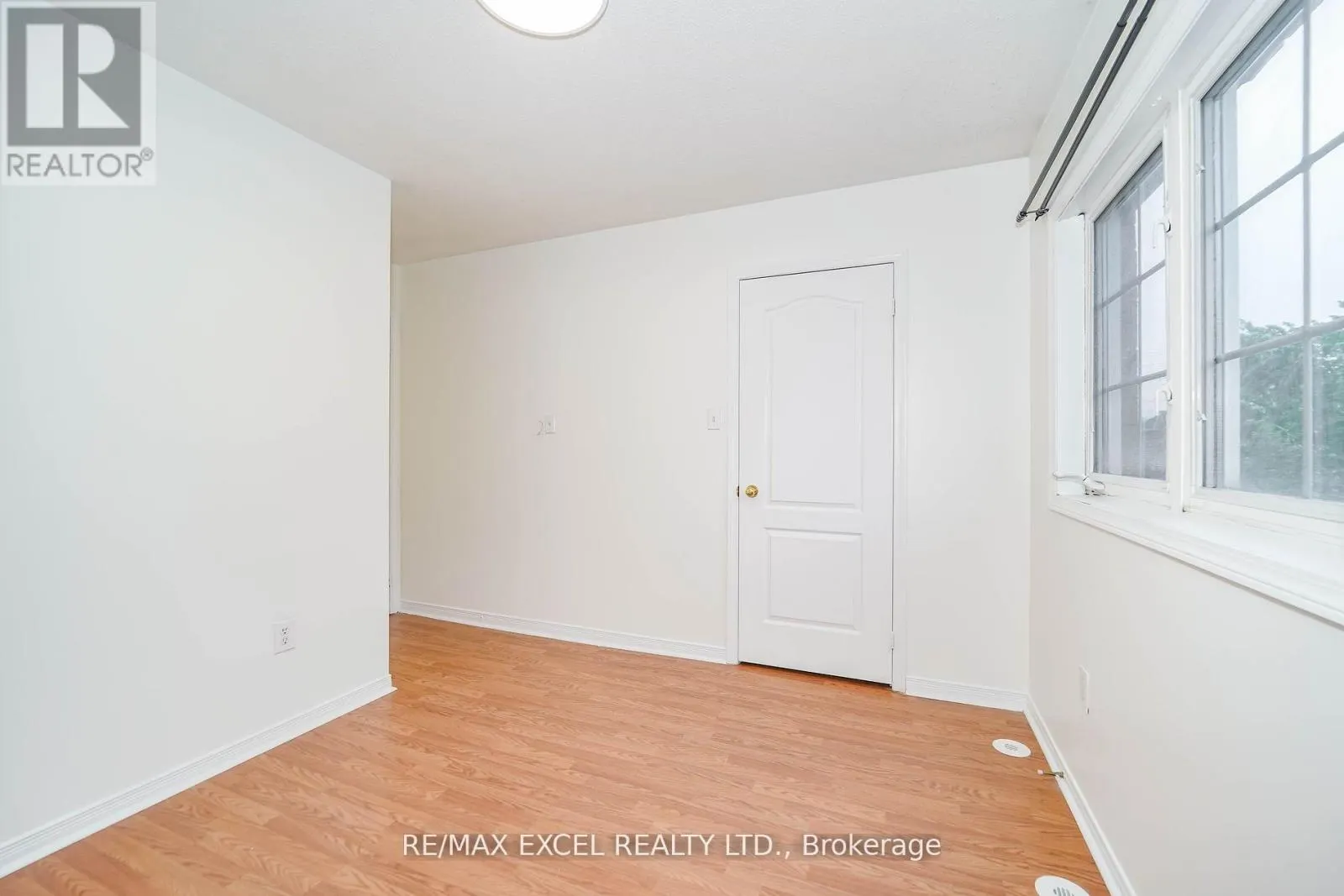 4 - 2784 EGLINTON AVENUE E