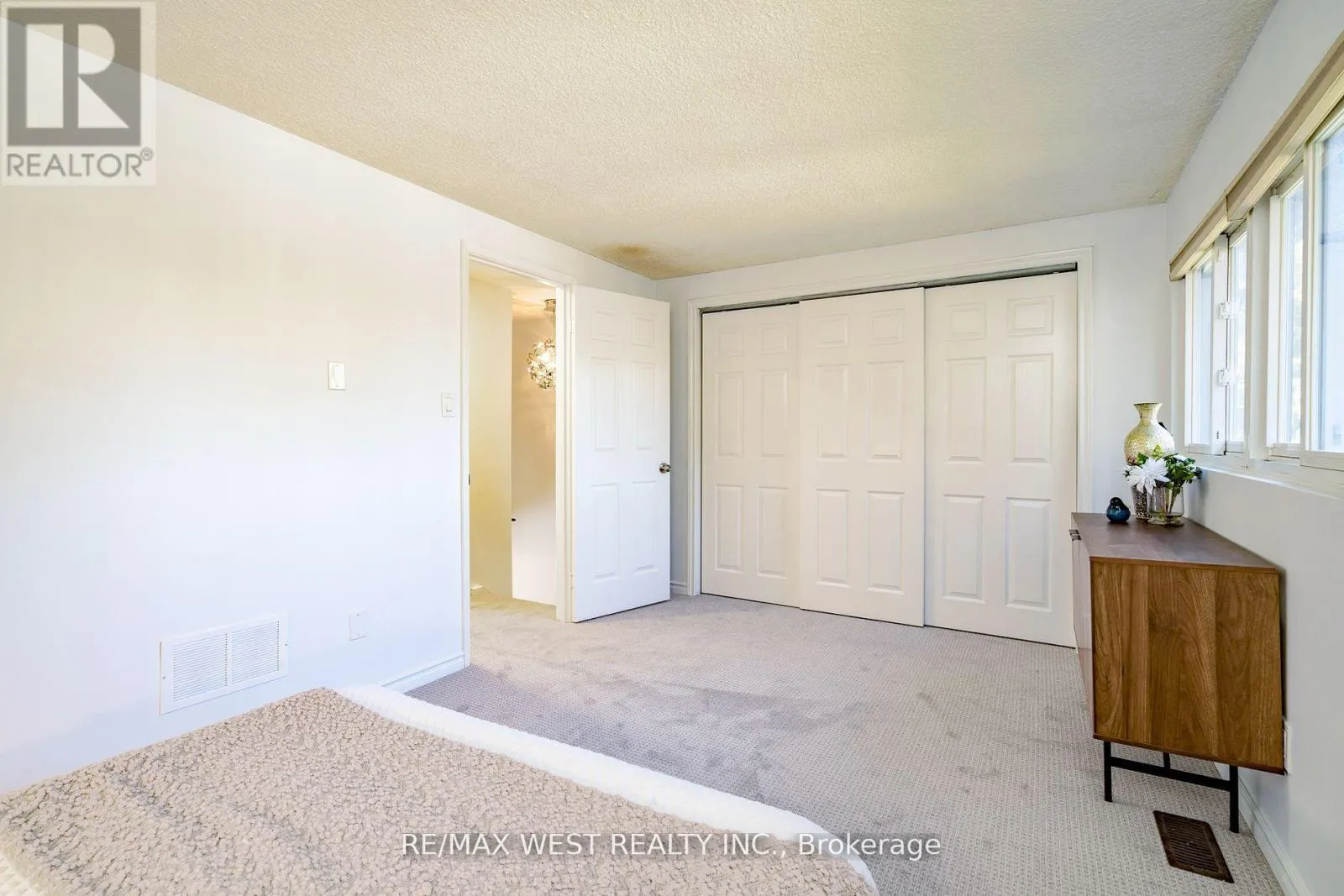 20 - 220 ORMOND DRIVE