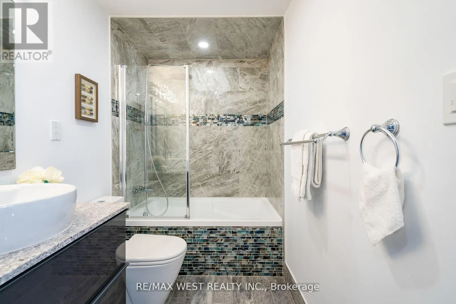 20 - 220 ORMOND DRIVE