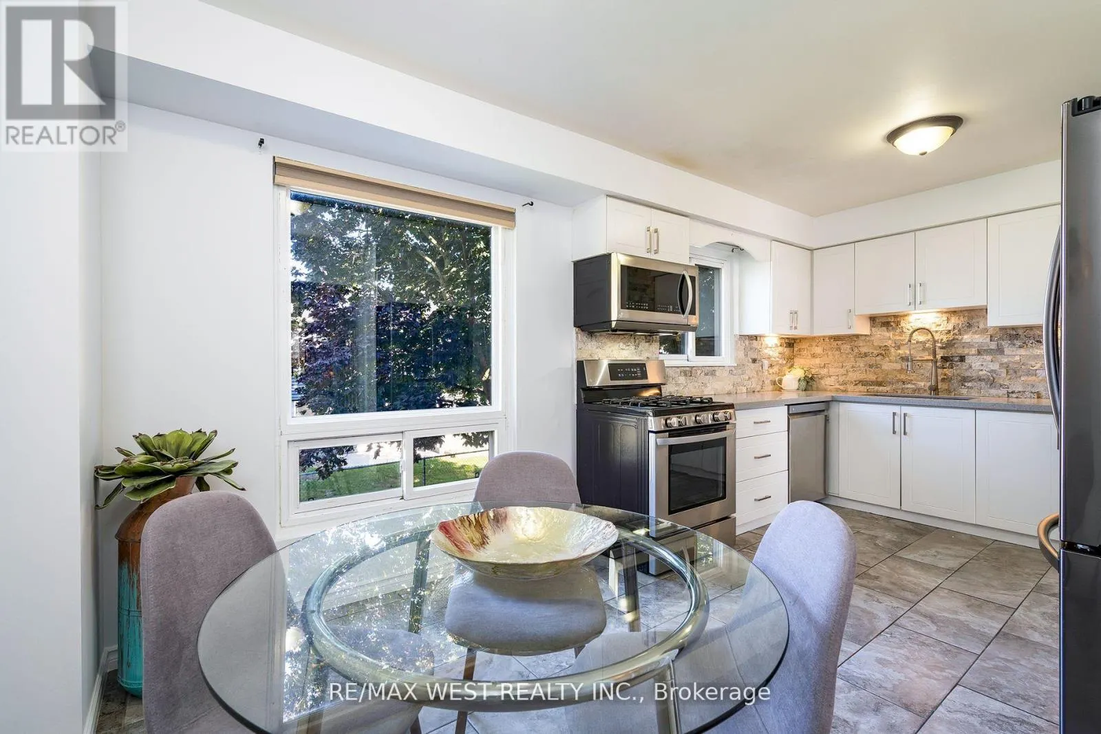 20 - 220 ORMOND DRIVE