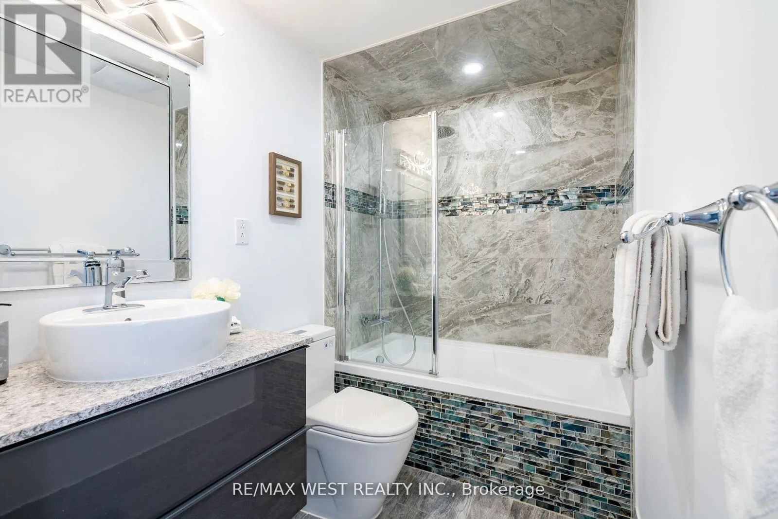 20 - 220 ORMOND DRIVE