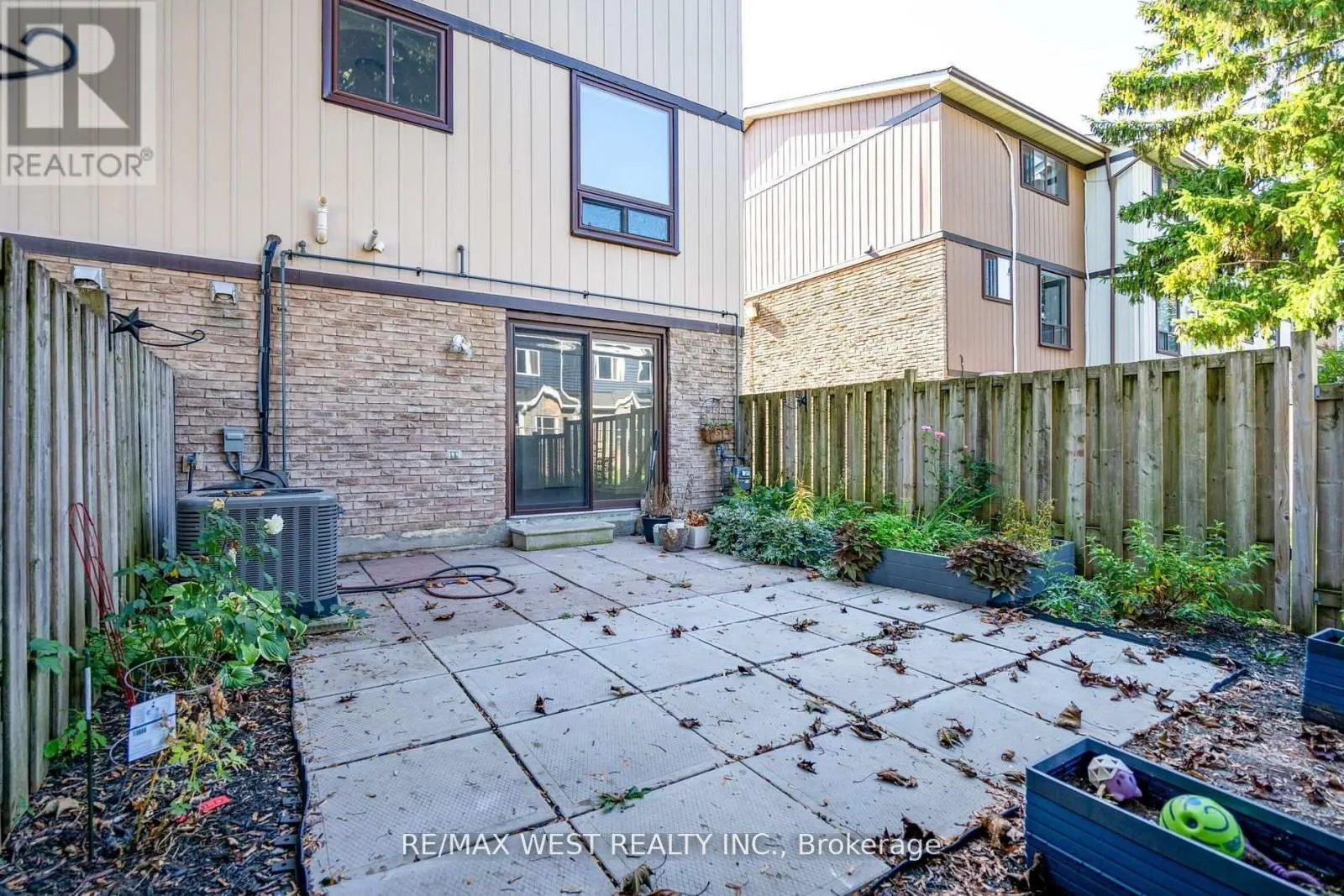 20 - 220 ORMOND DRIVE
