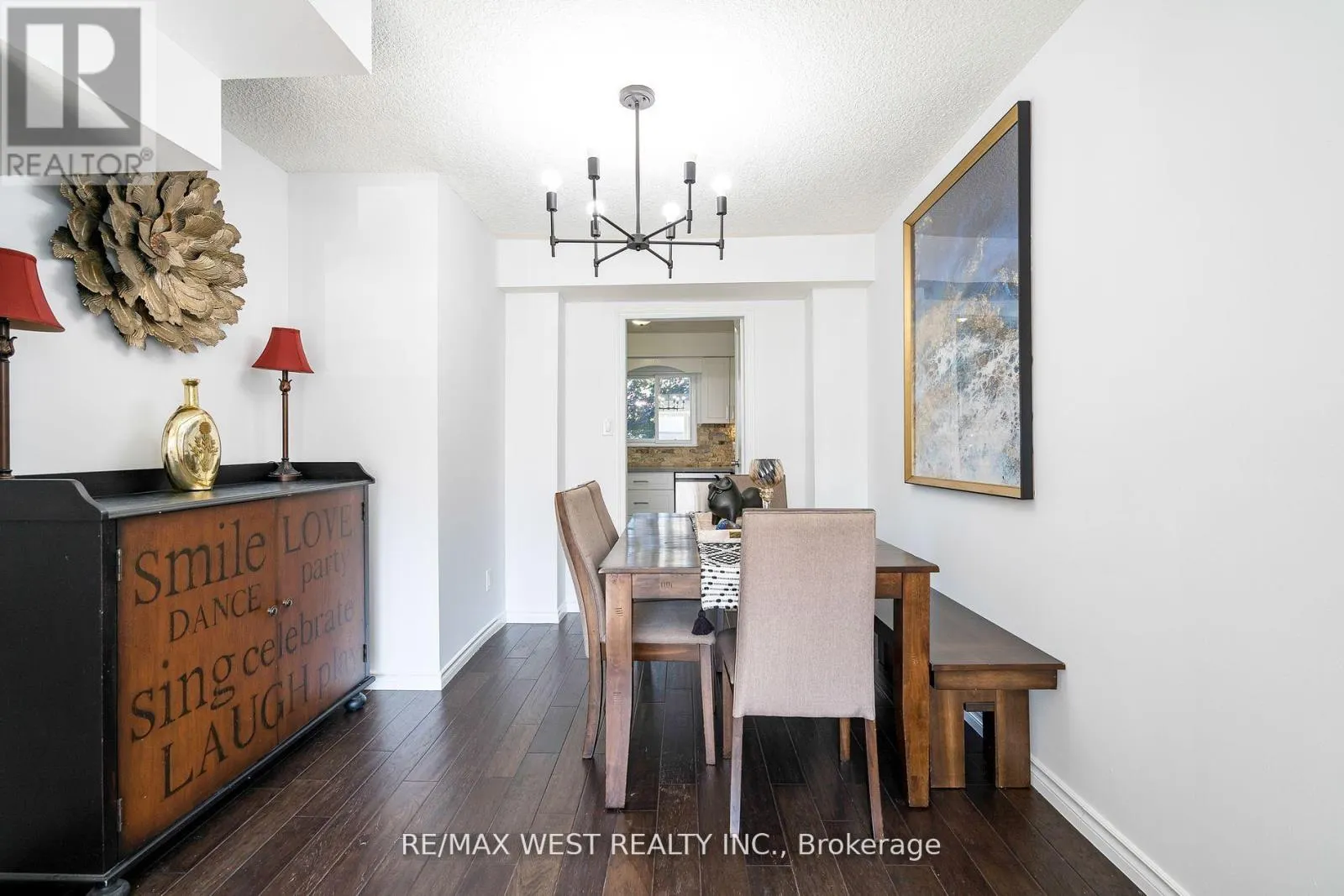 20 - 220 ORMOND DRIVE