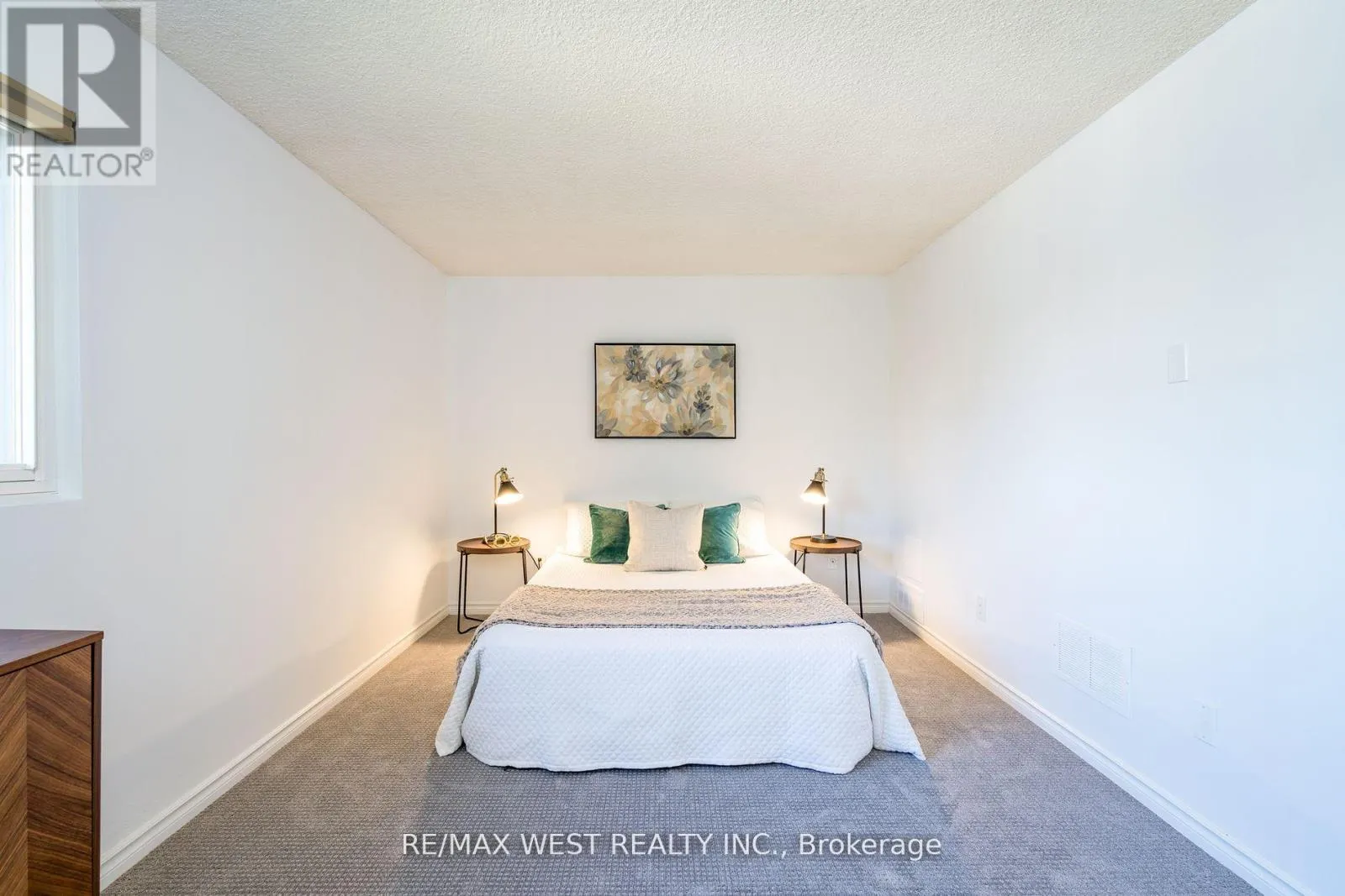 20 - 220 ORMOND DRIVE