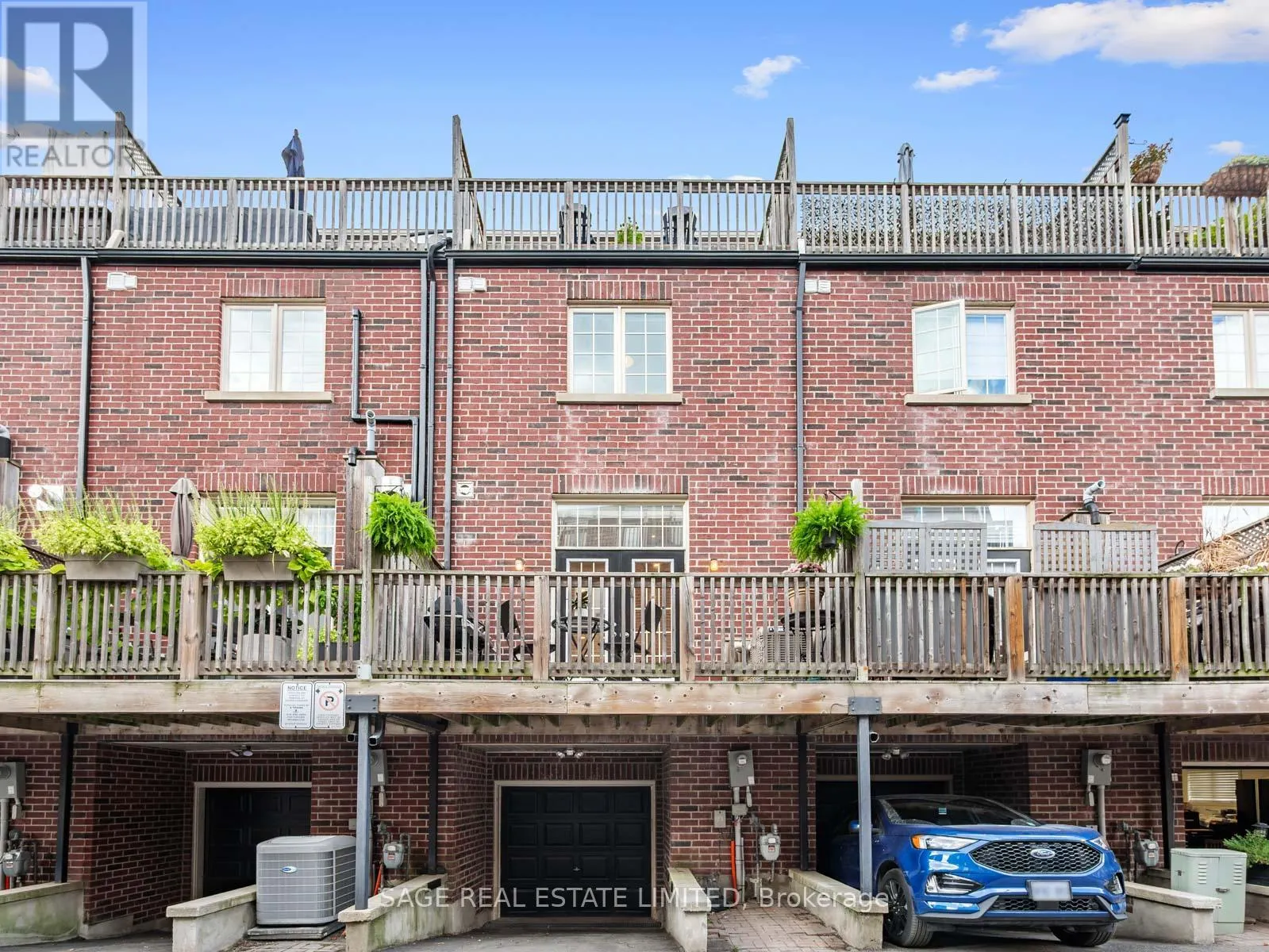 31 TOMPKINS MEWS