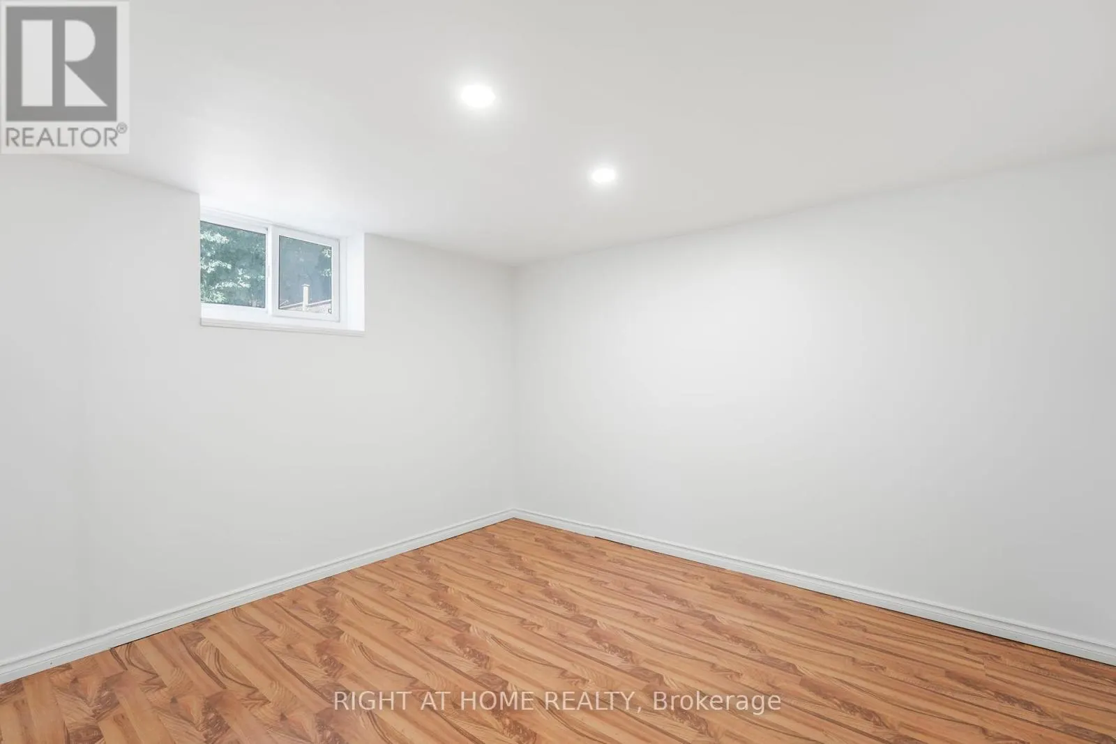 36 VANBRUGH AVENUE