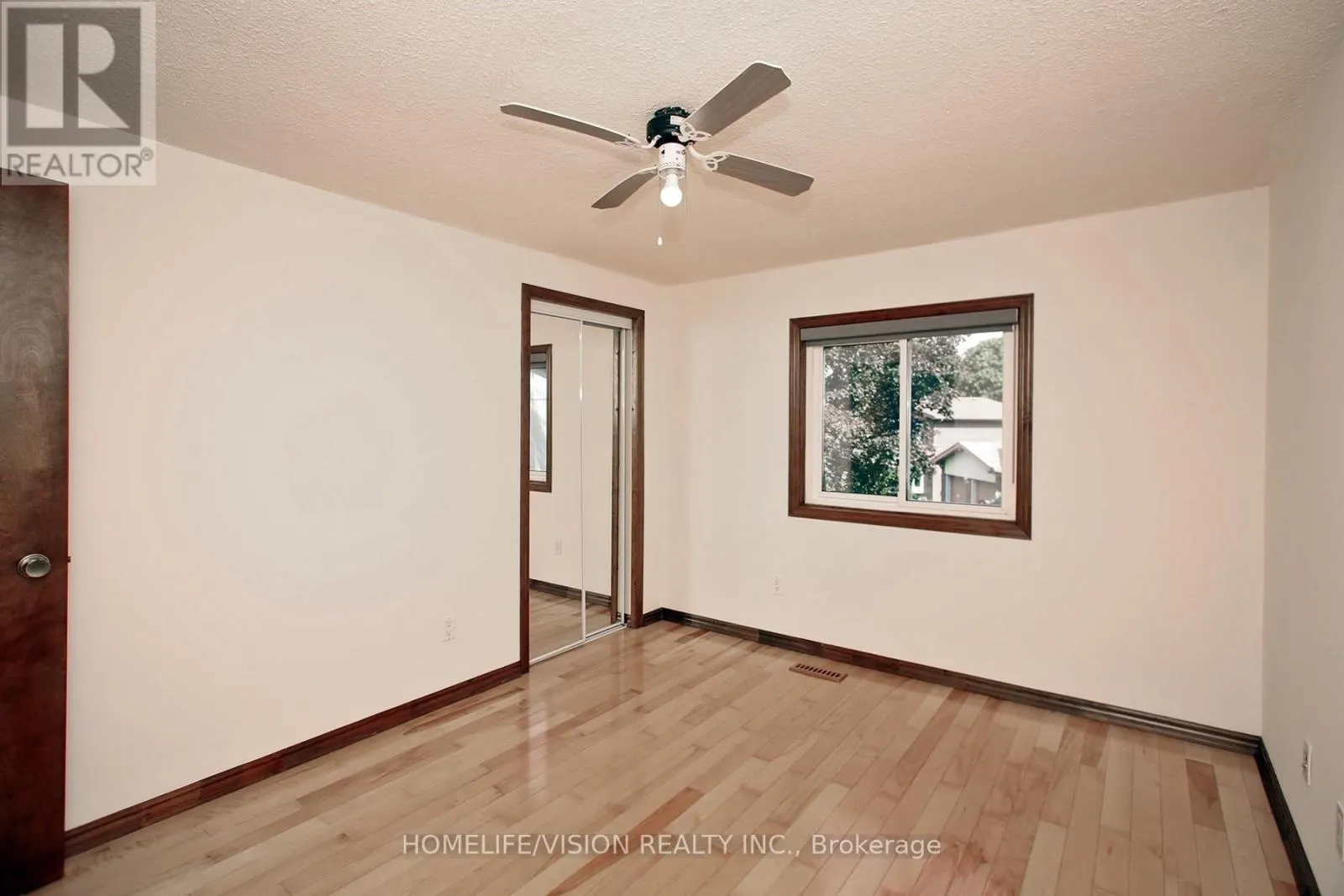 12 RELROY COURT E
