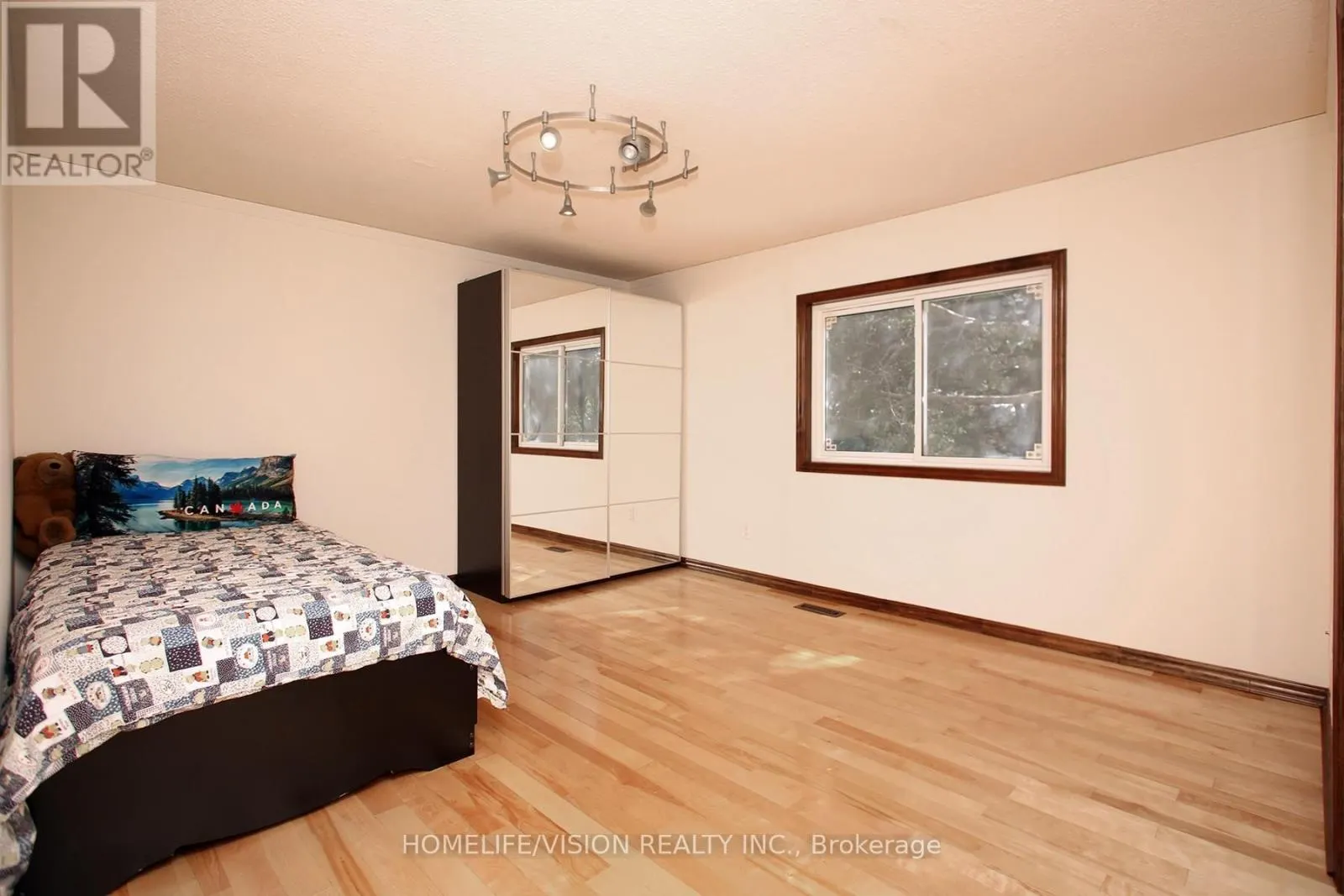 12 RELROY COURT E