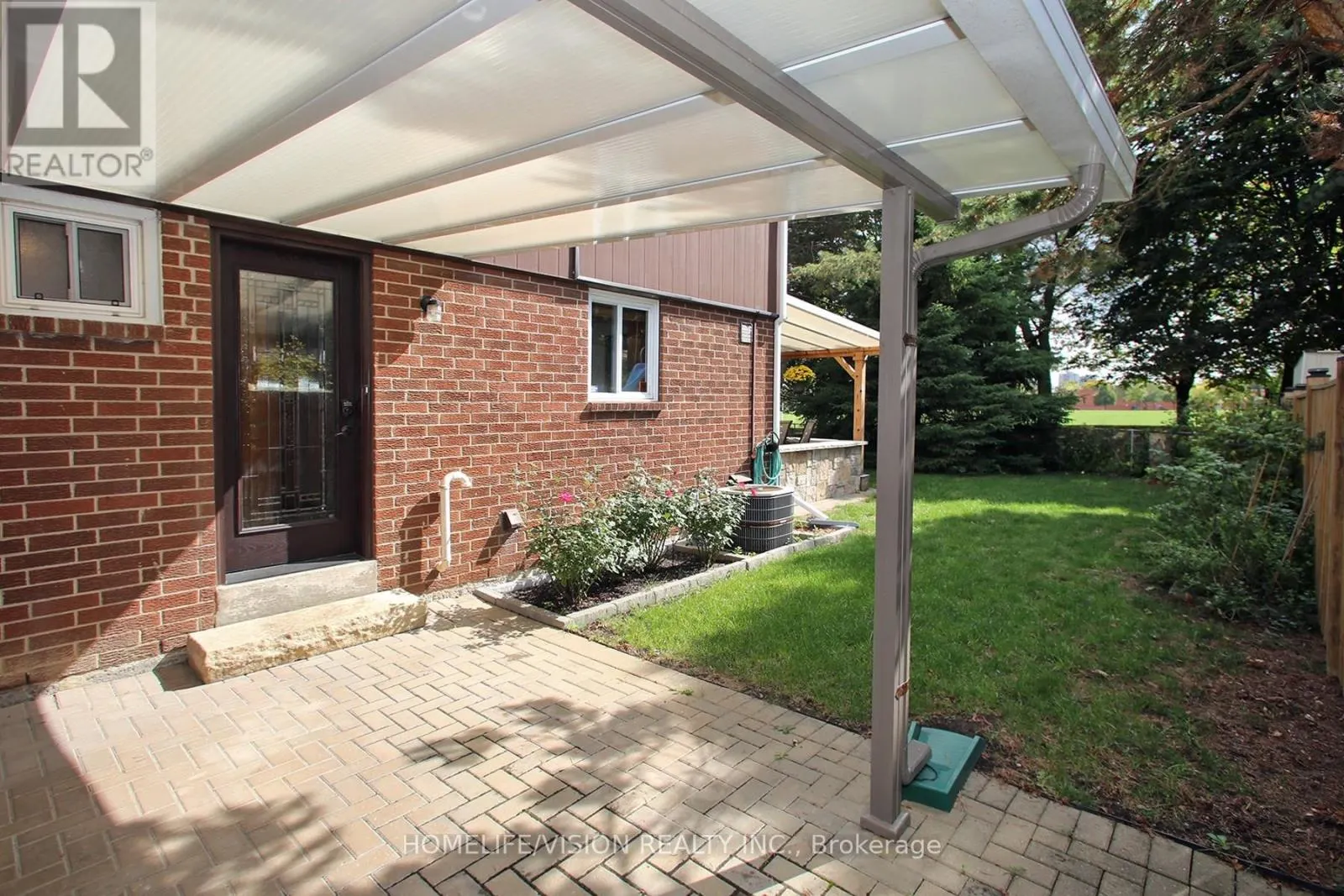 12 RELROY COURT E