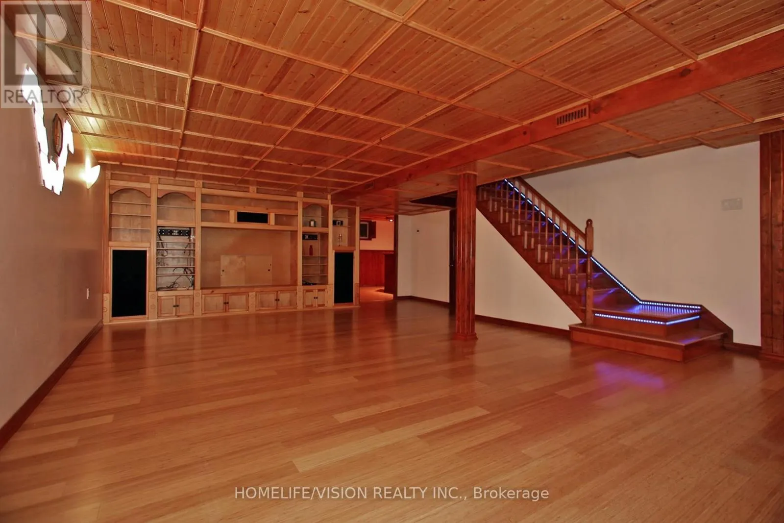12 RELROY COURT E