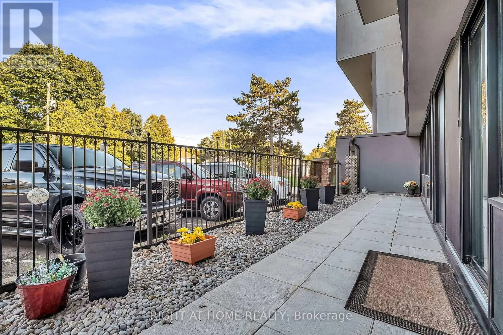 110 - 454 CENTRE STREET S, #110