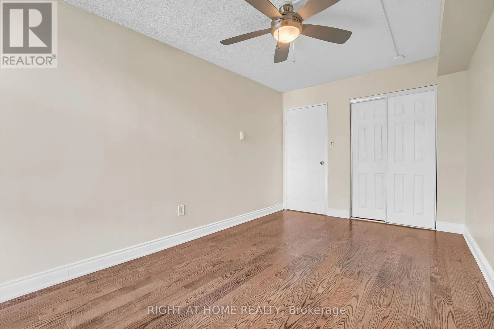 110 - 454 CENTRE STREET S, #110
