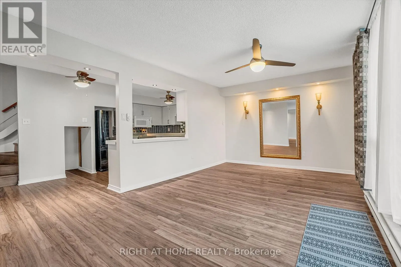110 - 454 CENTRE STREET S, #110