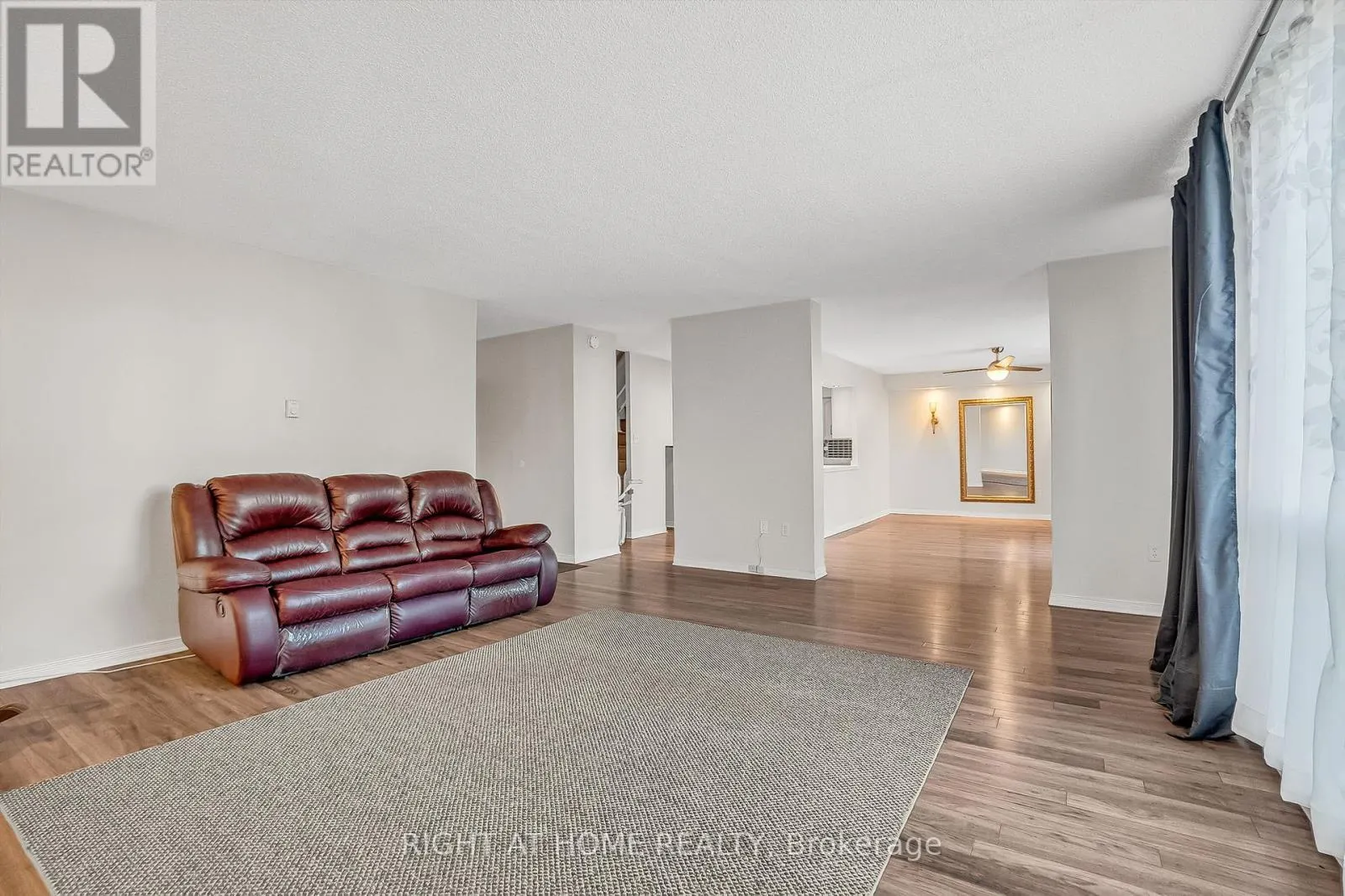 110 - 454 CENTRE STREET S, #110