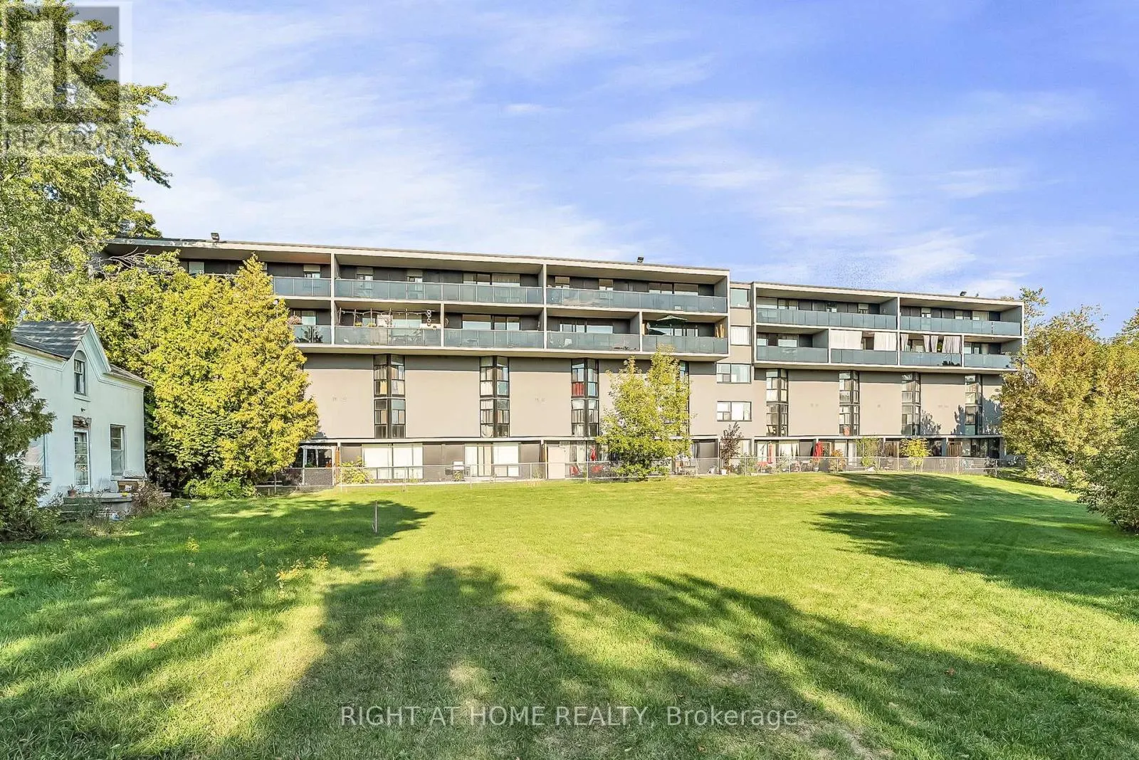 110 - 454 CENTRE STREET S, #110