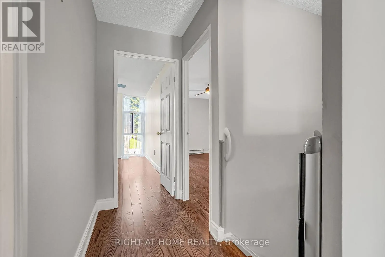110 - 454 CENTRE STREET S, #110