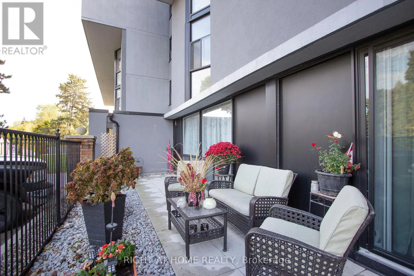 110 - 454 CENTRE STREET S, #110