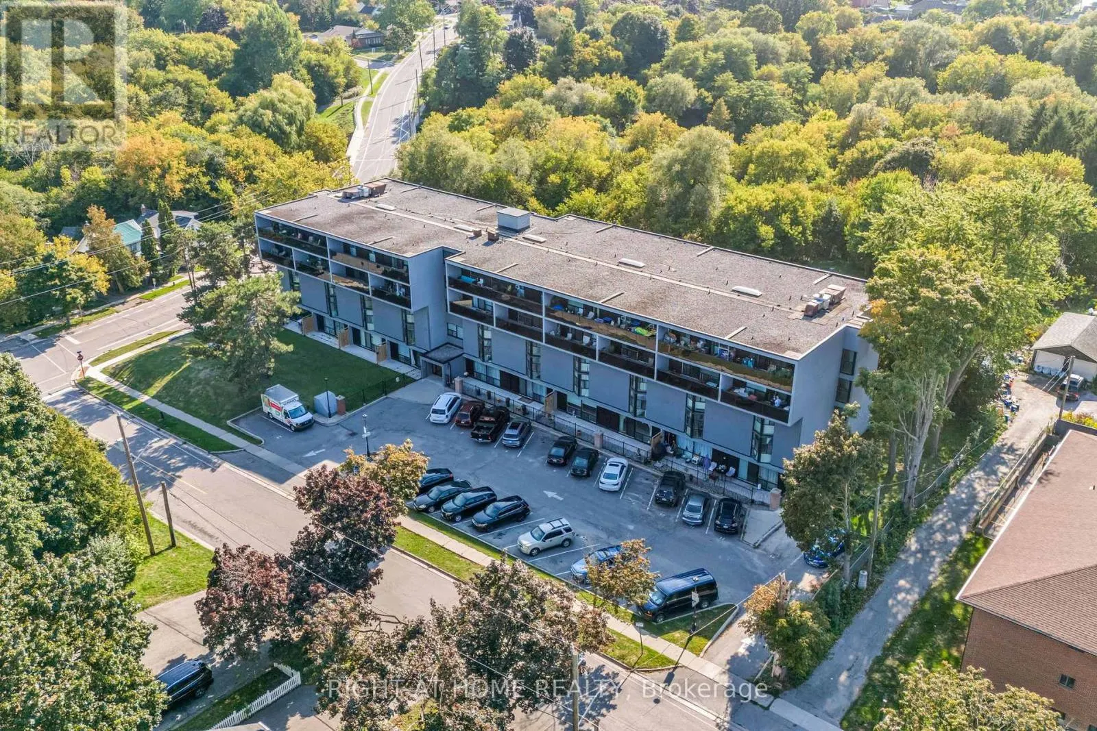 110 - 454 CENTRE STREET S, #110