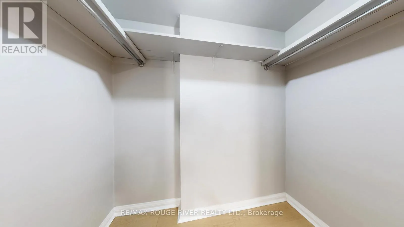 203 - 40 CHICHESTER PLACE