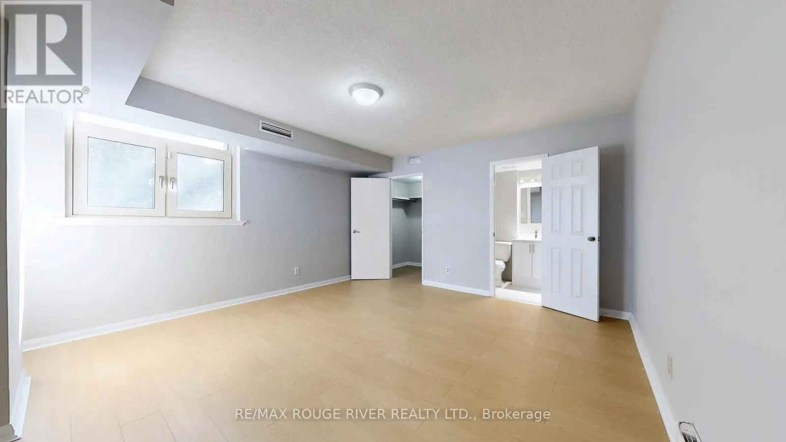 203 - 40 CHICHESTER PLACE