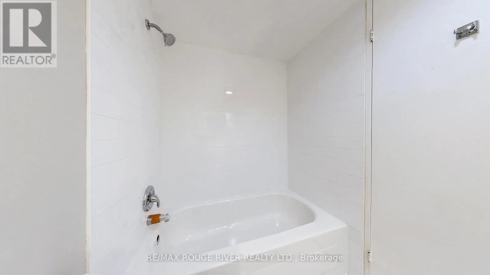 203 - 40 CHICHESTER PLACE