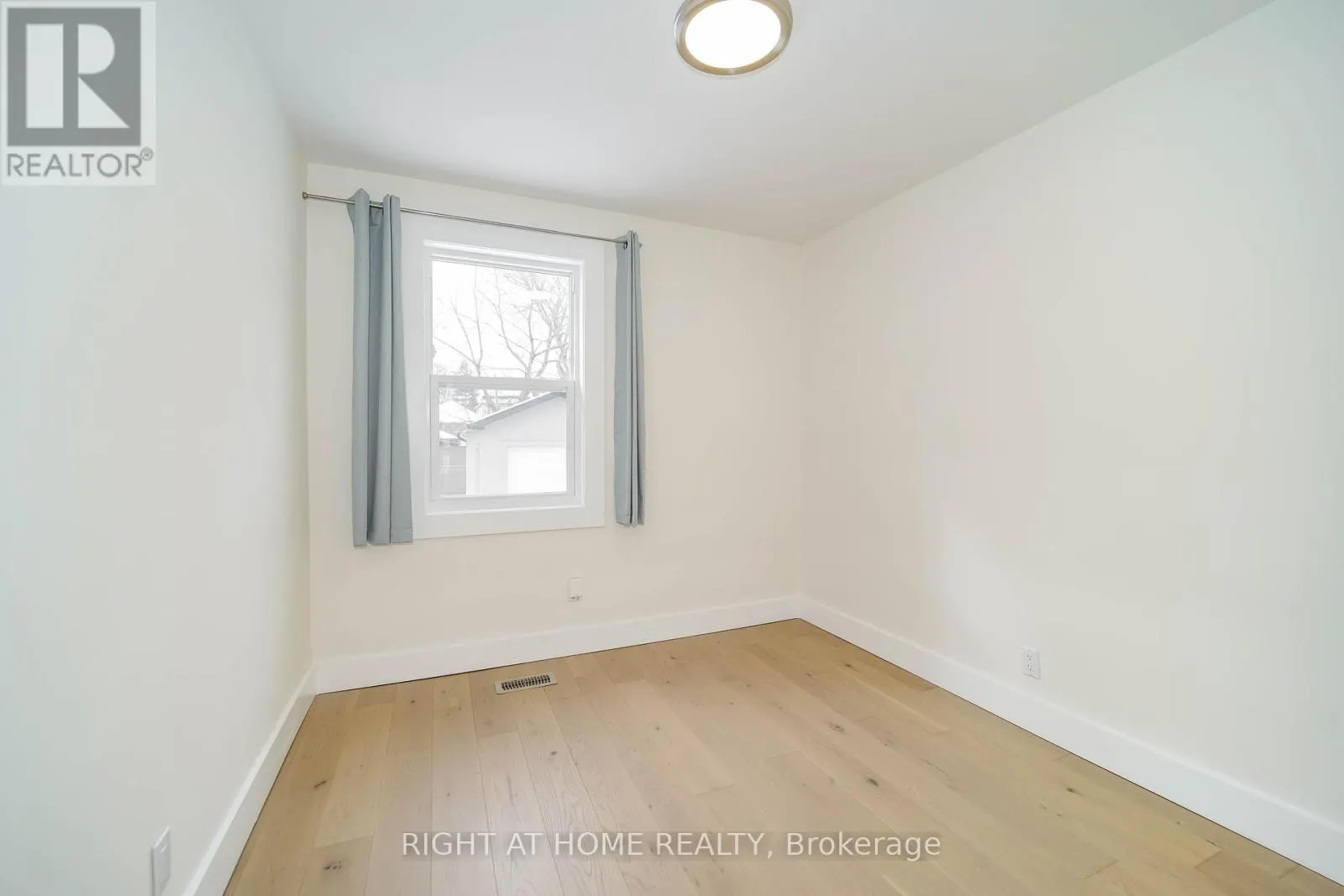 1380 WOODBINE AVENUE