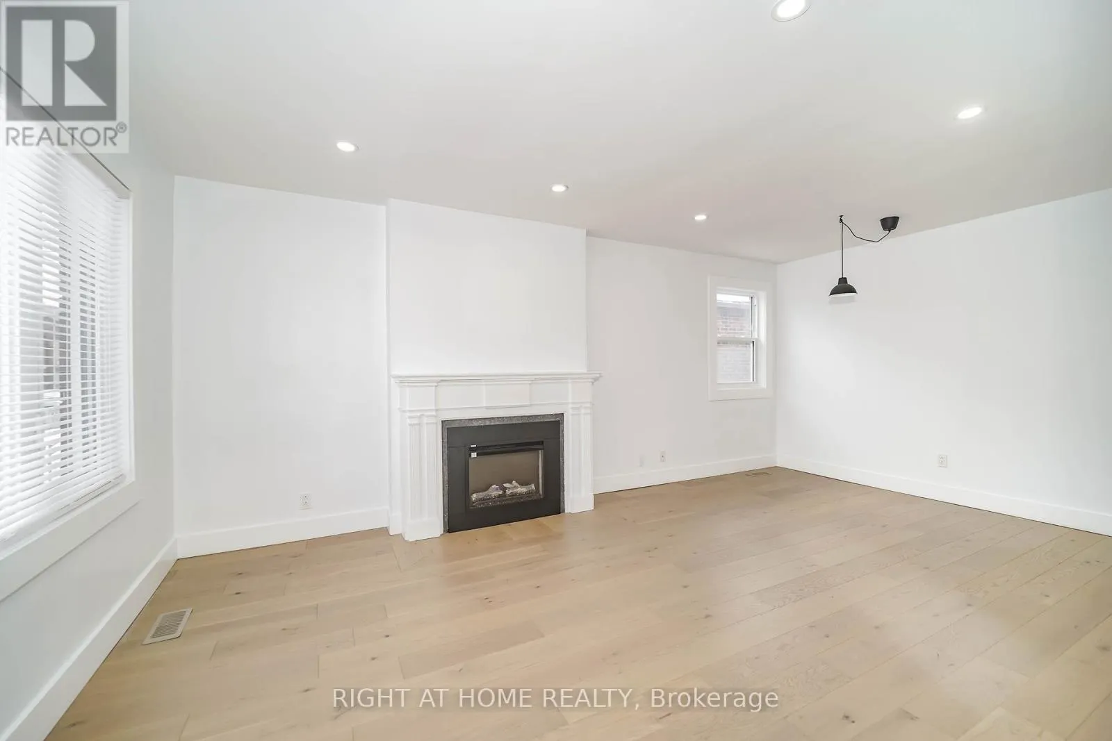 1380 WOODBINE AVENUE