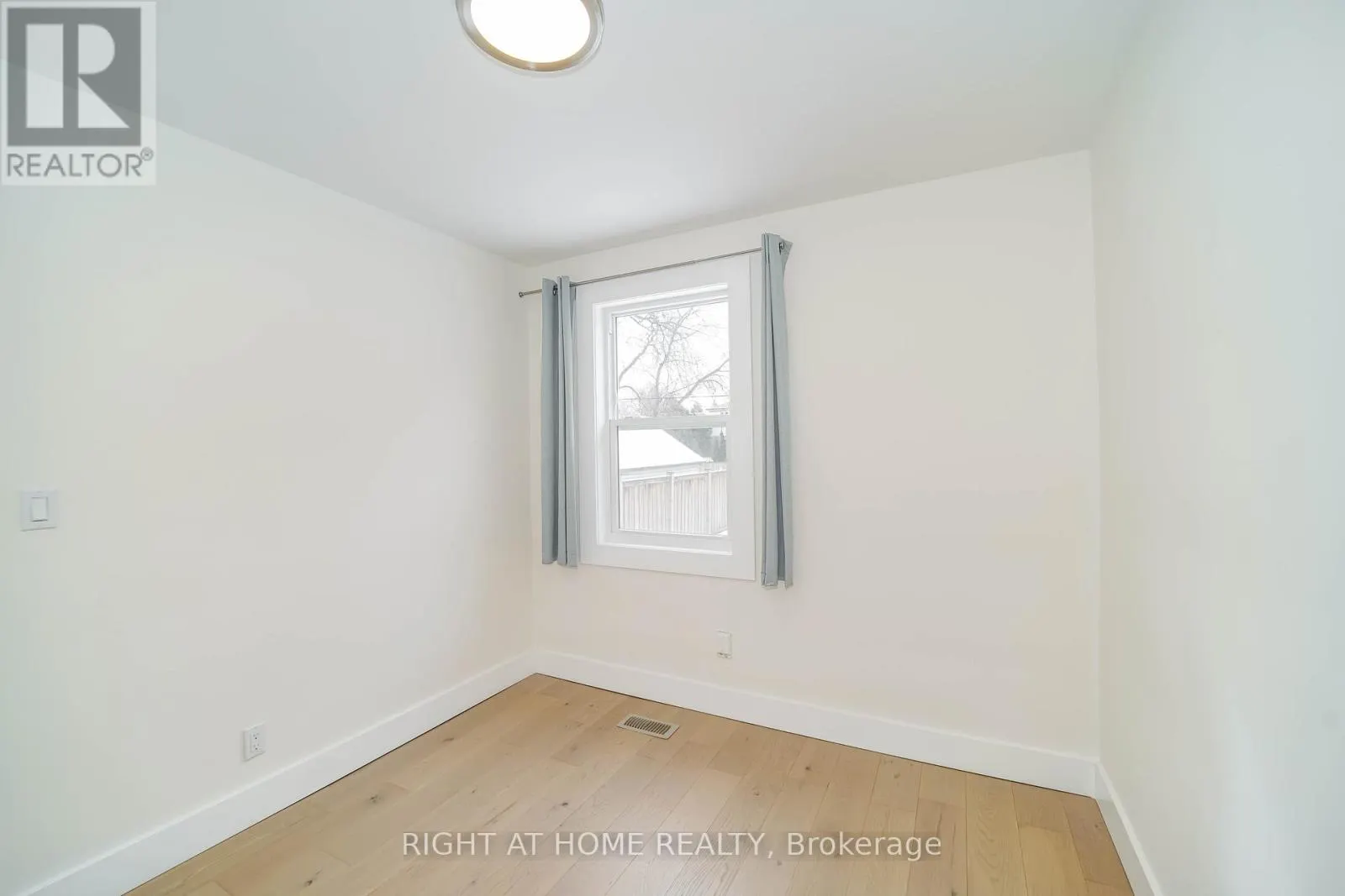 1380 WOODBINE AVENUE