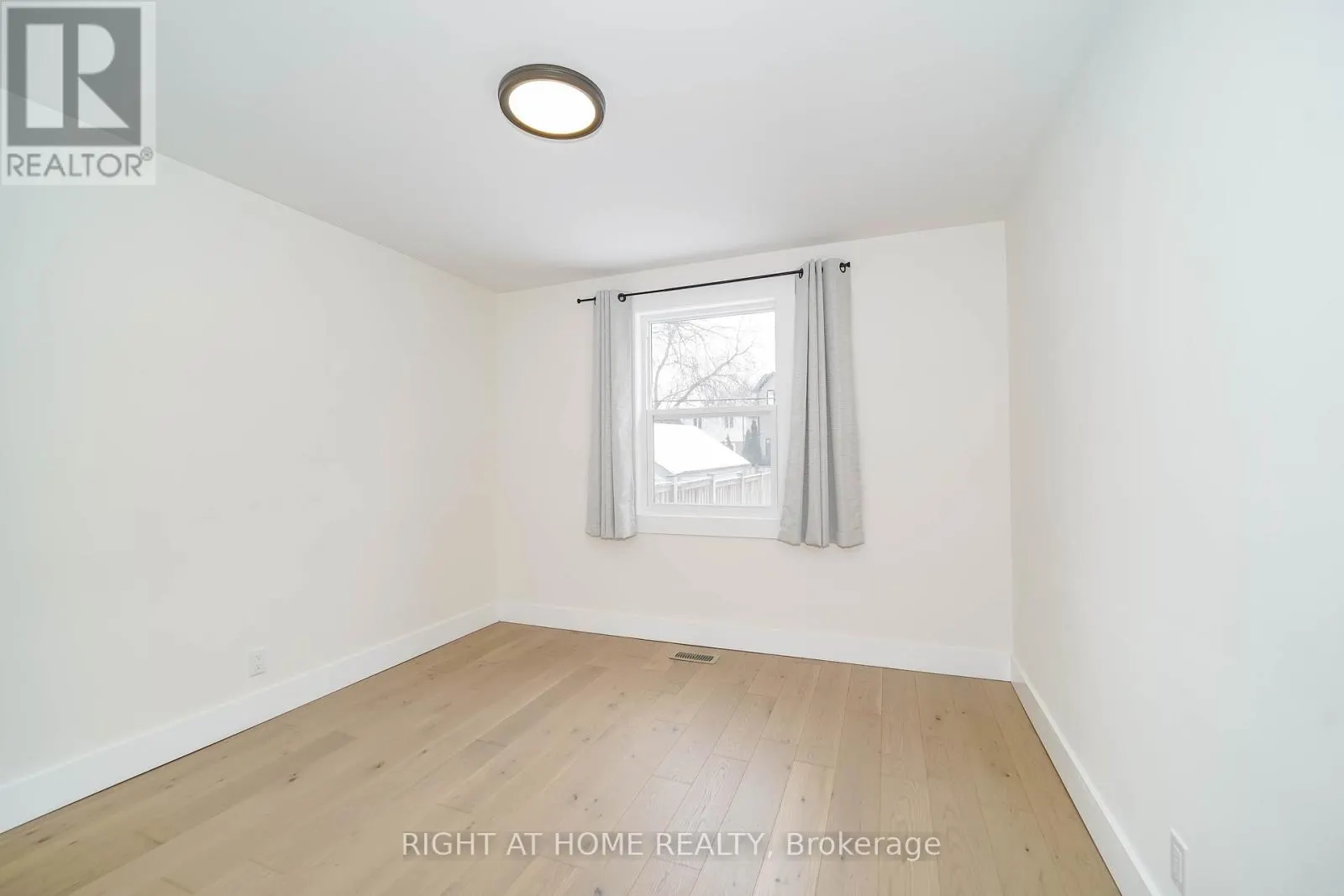 1380 WOODBINE AVENUE