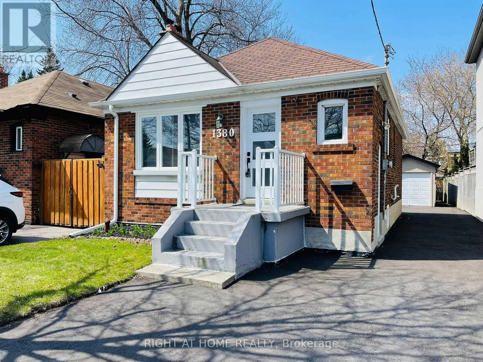 1380 WOODBINE AVENUE