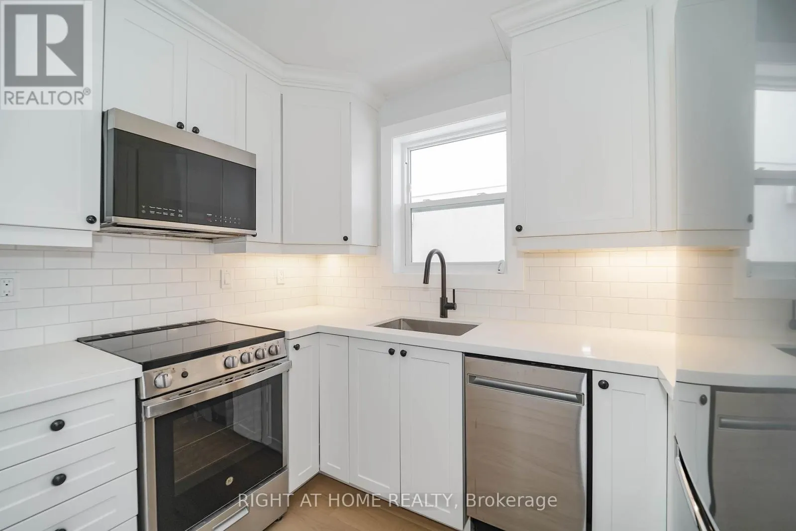 1380 WOODBINE AVENUE