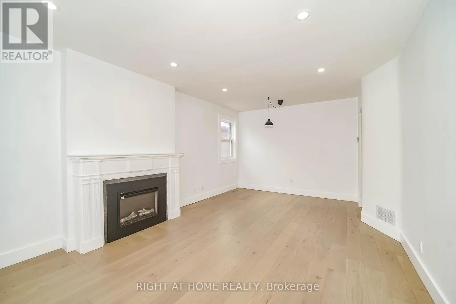 1380 WOODBINE AVENUE