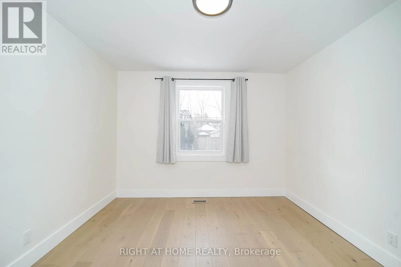 1380 WOODBINE AVENUE