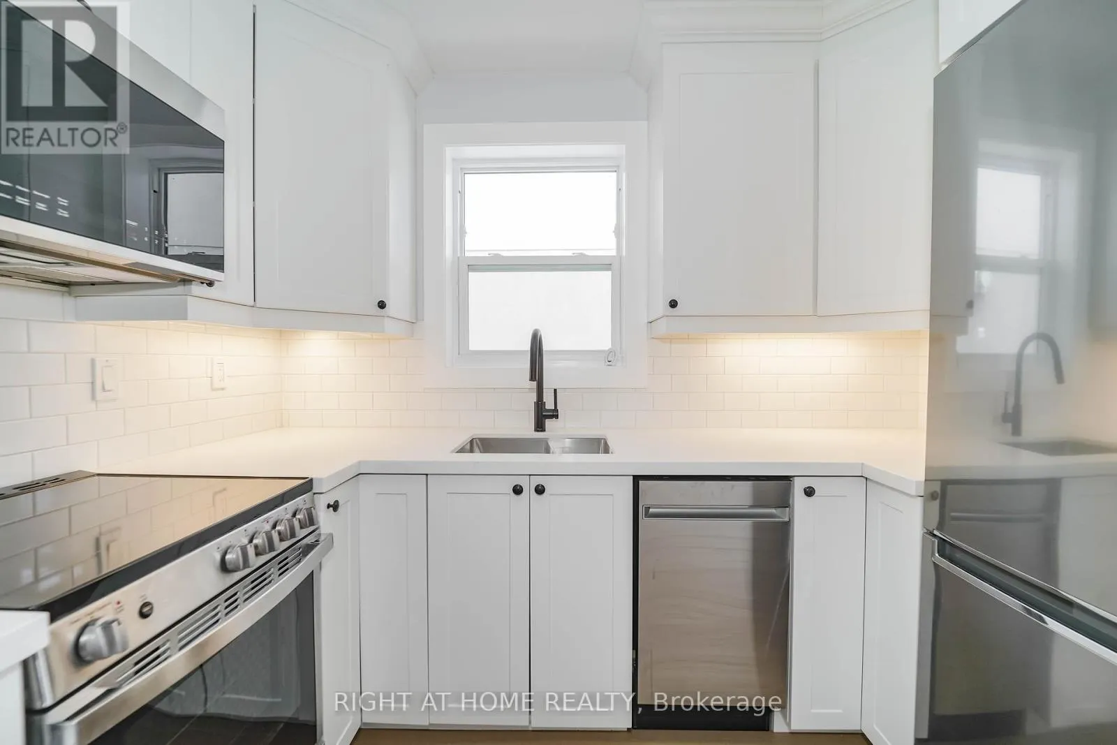 1380 WOODBINE AVENUE