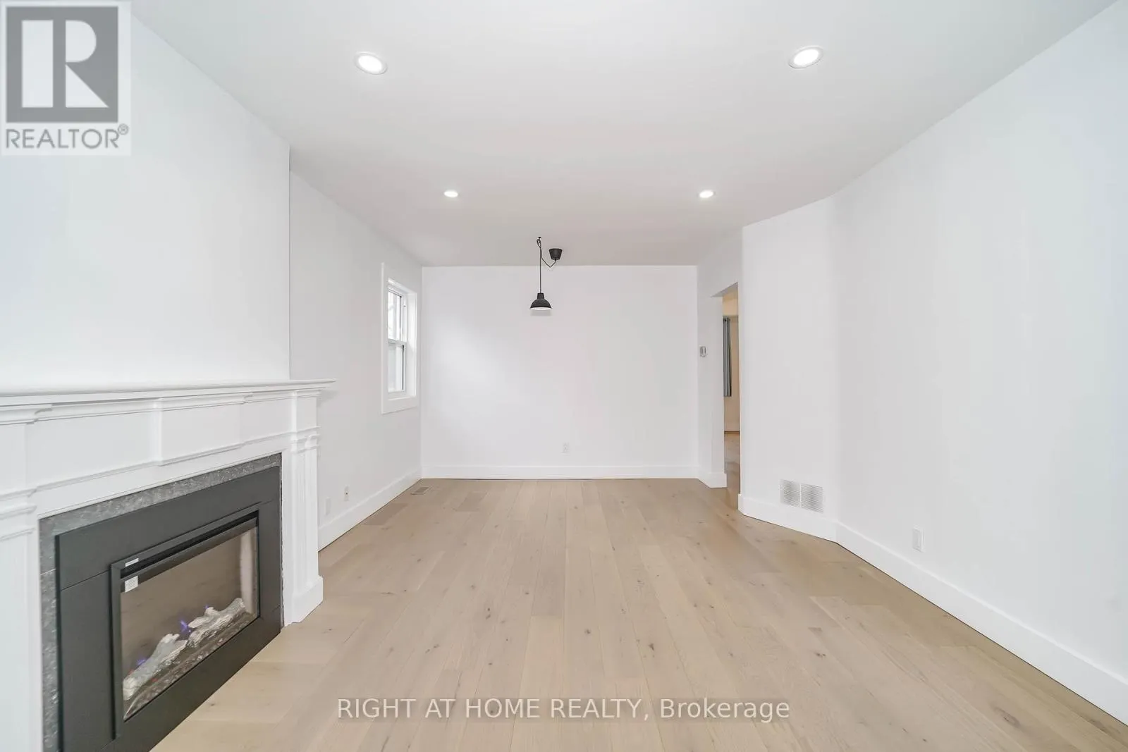 1380 WOODBINE AVENUE