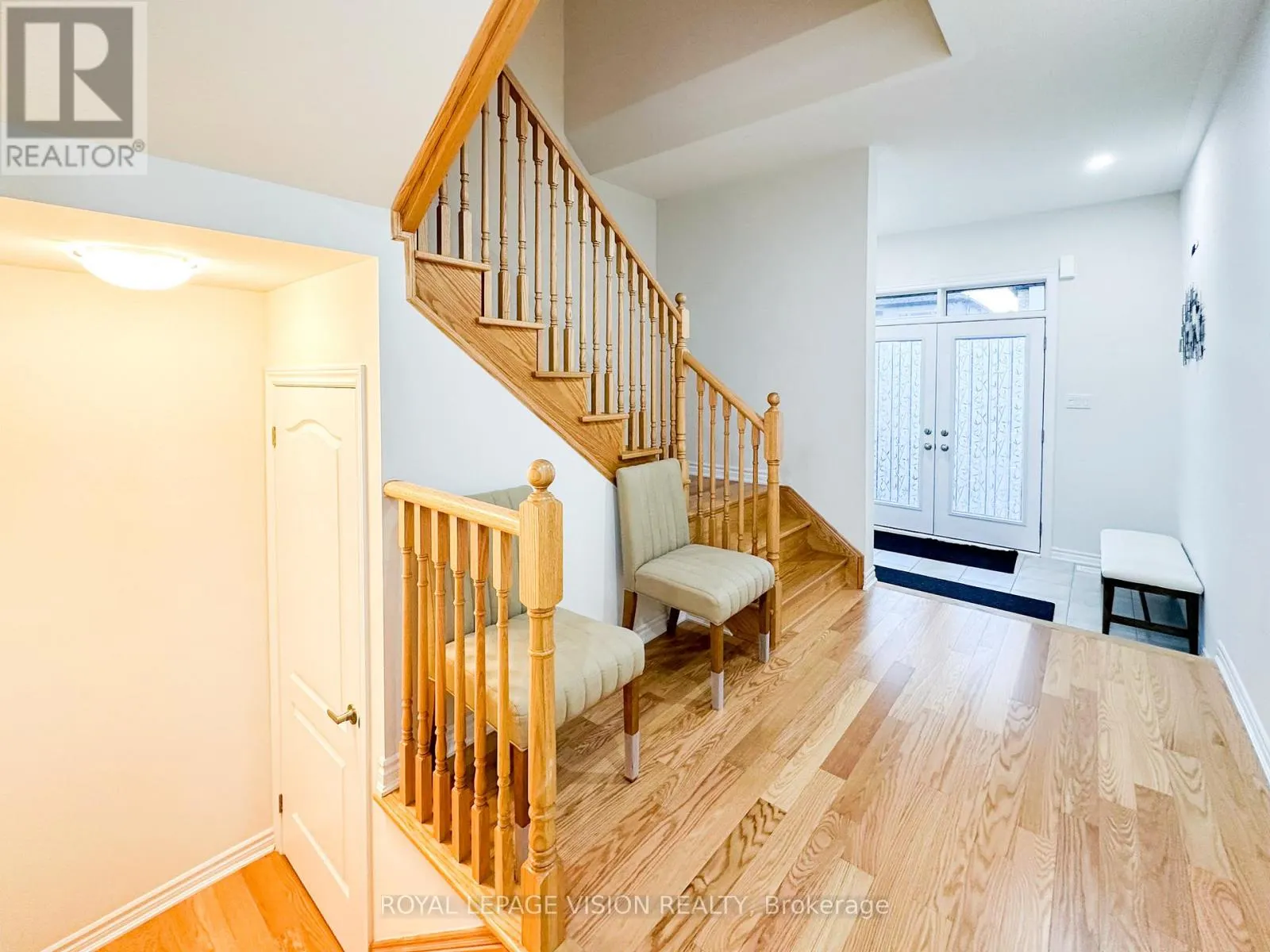 11 WATERFRONT CRESCENT
