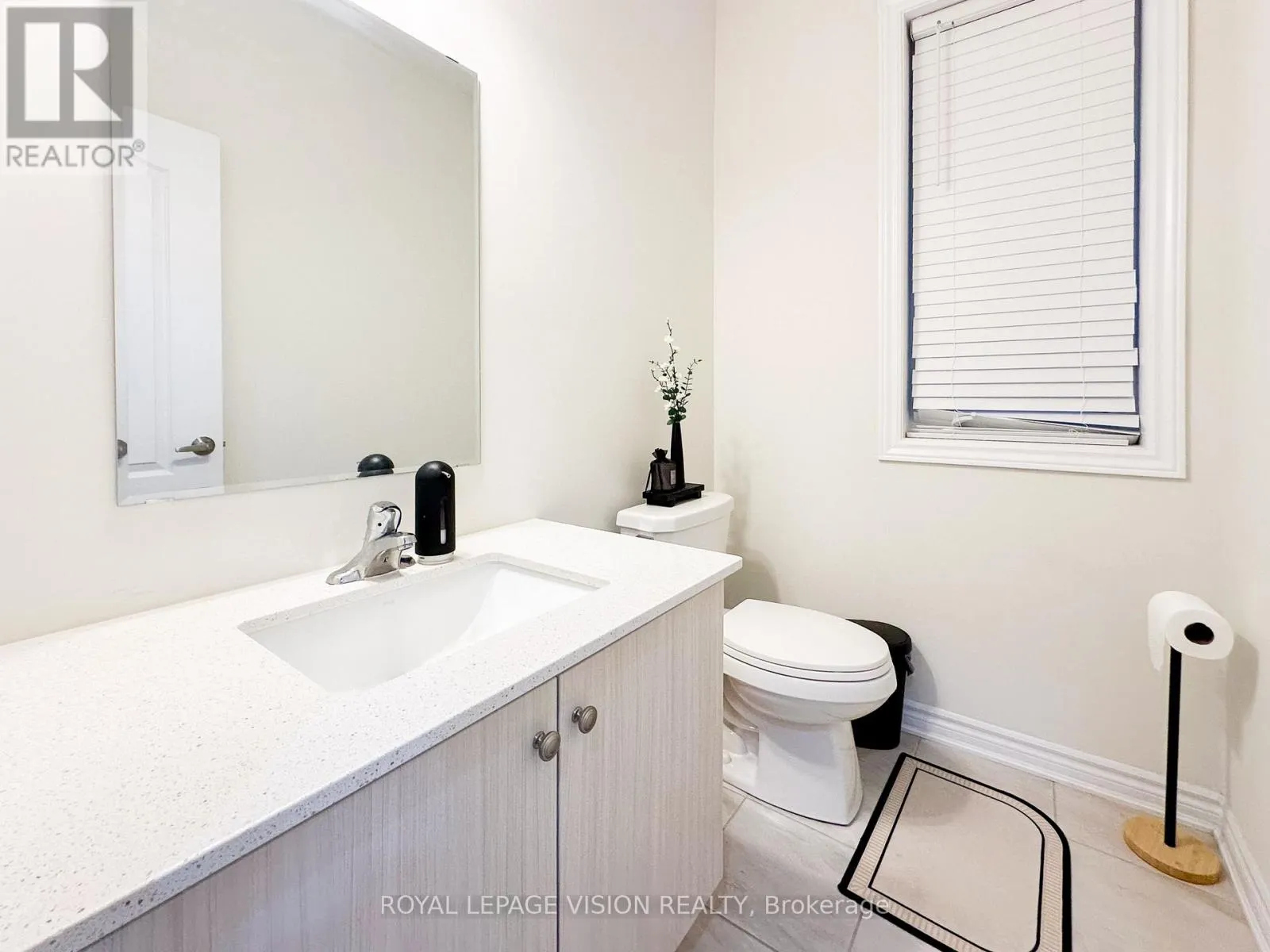 11 WATERFRONT CRESCENT